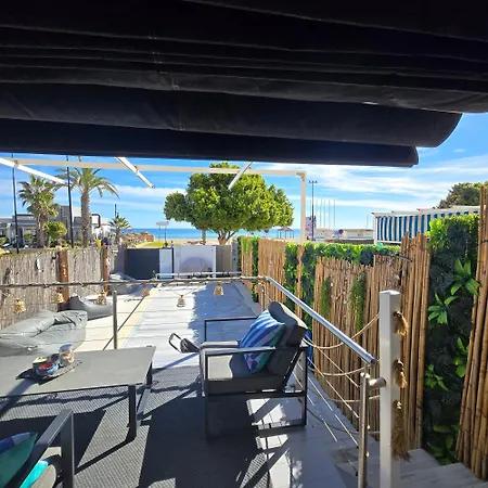 Casa A Pie De Playa En Playamar Сasa de vacaciones